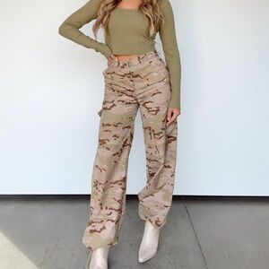 BNWT Lane 201 Camo Cargo Pant